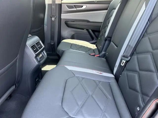 2026 Volkswagen Atlas Peak Edition