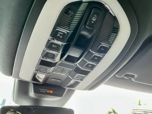 2023 Porsche Macan Macan