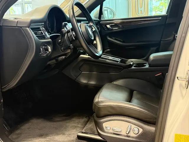 2023 Porsche Macan Macan