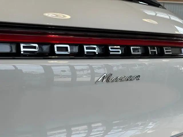 2023 Porsche Macan Macan