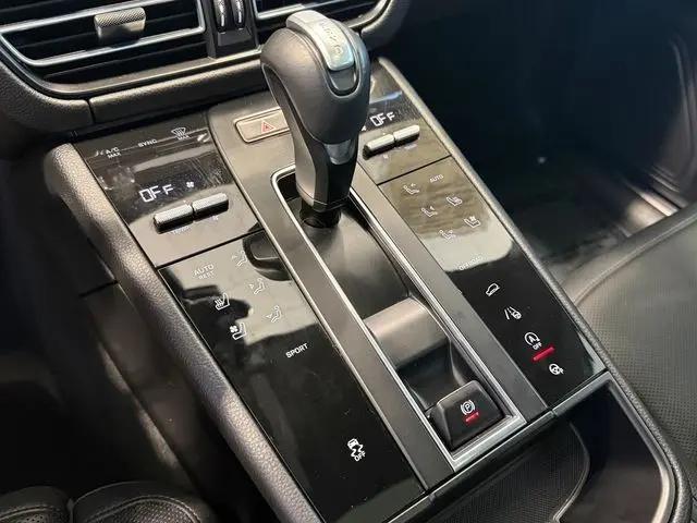 2023 Porsche Macan Macan