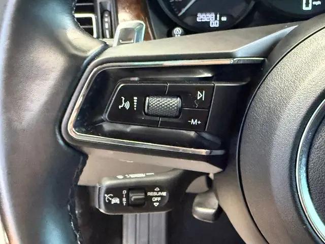 2023 Porsche Macan Macan