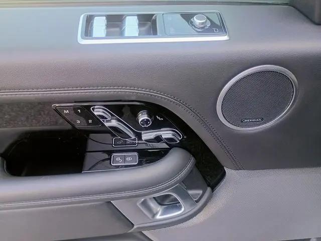 2020 Land Rover Range Rover P525 HSE