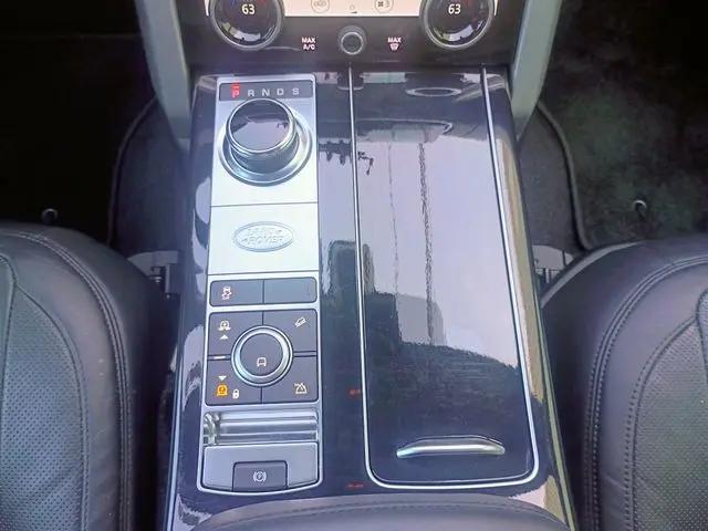 2020 Land Rover Range Rover P525 HSE