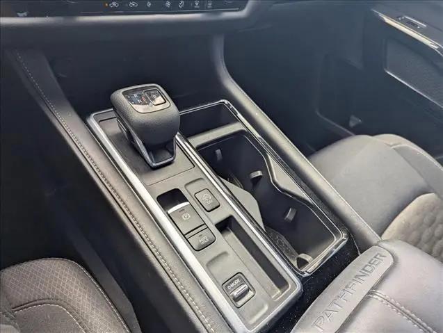 2025 Nissan Pathfinder SV FWD