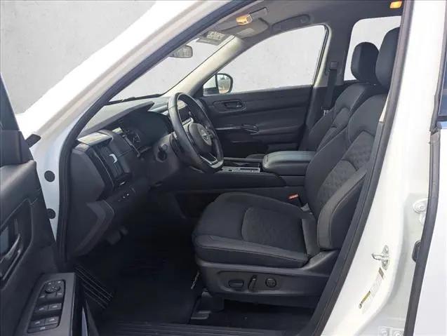2025 Nissan Pathfinder SV FWD