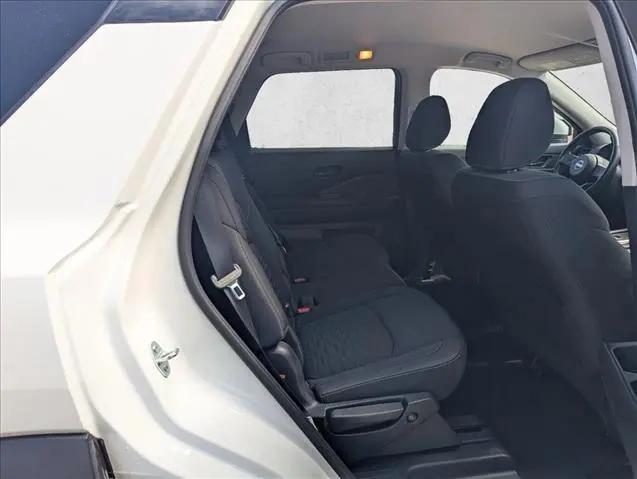 2025 Nissan Pathfinder SV FWD