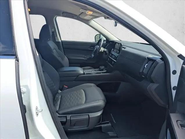 2025 Nissan Pathfinder SV FWD