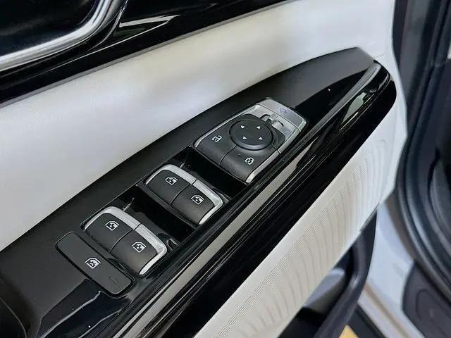 2024 Kia Carnival MPV SX Prestige