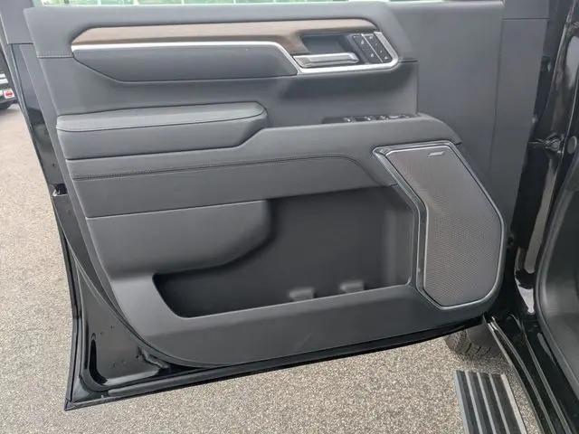 2026 Chevrolet Silverado 3500HD Crew Cab, Long Bed, High Country Dual Rear Wheel, RWD