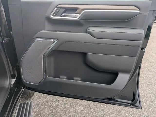 2026 Chevrolet Silverado 3500HD Crew Cab, Long Bed, High Country Dual Rear Wheel, RWD