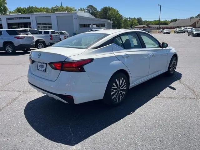 2025 Nissan Altima SV FWD