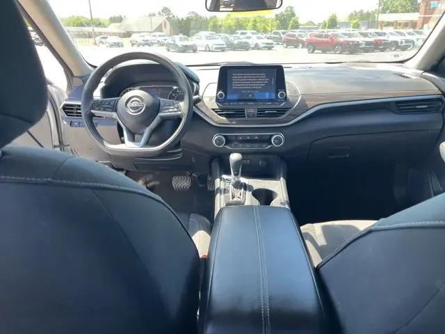 2025 Nissan Altima SV FWD