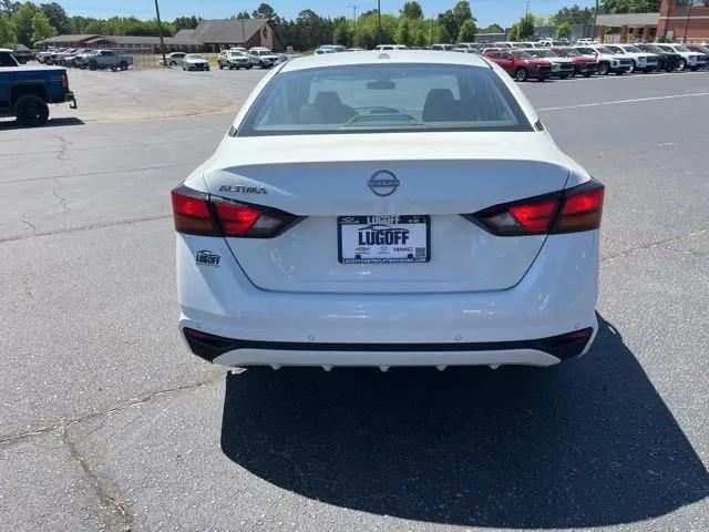 2025 Nissan Altima SV FWD