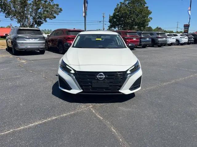 2025 Nissan Altima SV FWD
