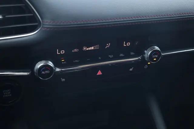 2024 Mazda Mazda3 2.5 S Carbon Edition