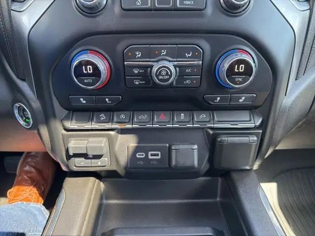 2020 Chevrolet Silverado 1500 4WD Crew Cab Short Bed RST