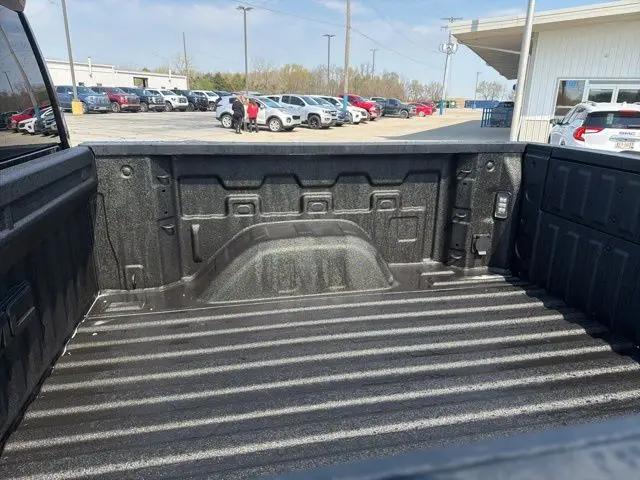 2026 GMC Sierra 1500 Crew Cab, Short Bed, SLT, 4WD