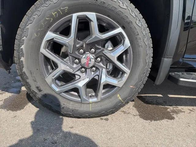 2026 GMC Sierra 1500 Crew Cab, Short Bed, SLT, 4WD