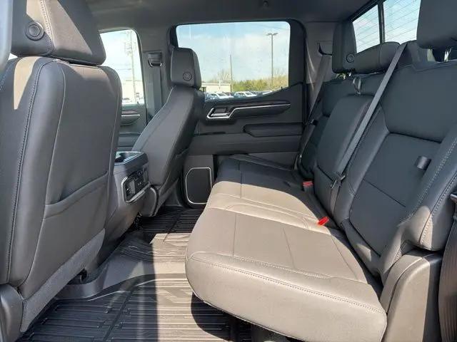 2026 GMC Sierra 1500 Crew Cab, Short Bed, SLT, 4WD