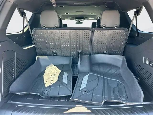 2026 Chevrolet Suburban LT, 4WD