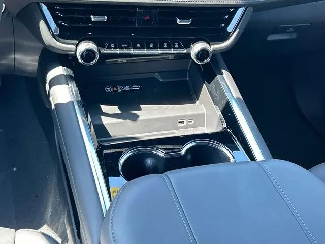 2026 Chevrolet Suburban LT, 4WD