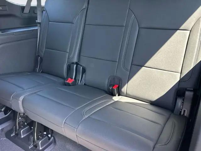2026 Chevrolet Suburban LT, 4WD