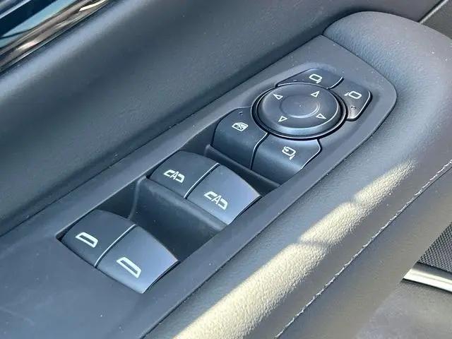 2026 Chevrolet Suburban LT, 4WD