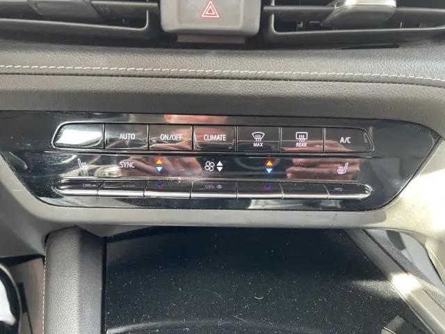 2023 Buick Envision Essence FWD