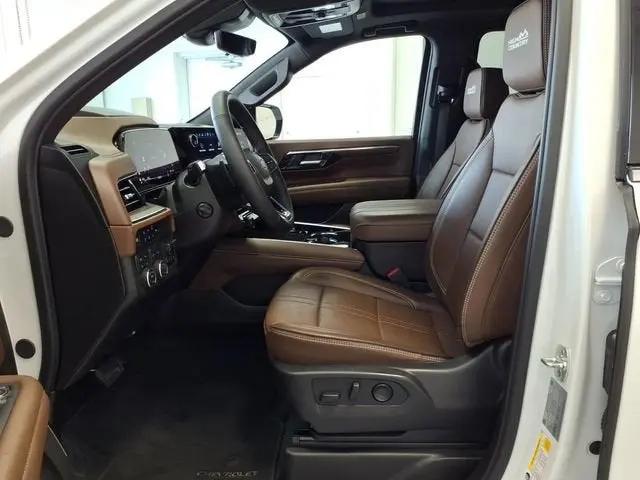 2025 Chevrolet Suburban 4WD High Country