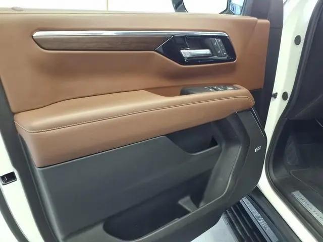 2025 Chevrolet Suburban 4WD High Country