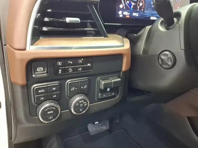 2025 Chevrolet Suburban 4WD High Country
