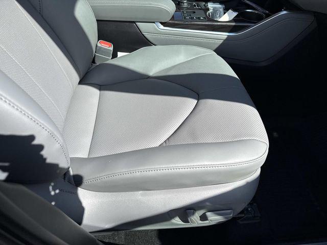 2026 Toyota Highlander Limited - Photo 10