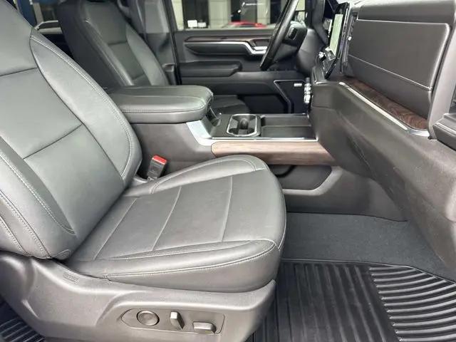 2024 GMC Sierra 2500HD 4WD Crew Cab Standard Bed SLT