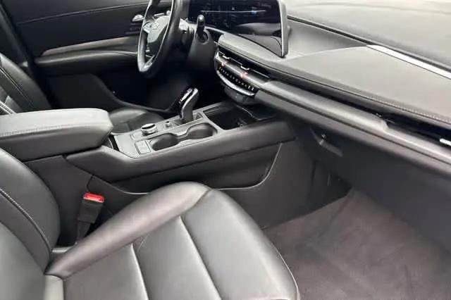 2024 Cadillac XT4 AWD Premium Luxury