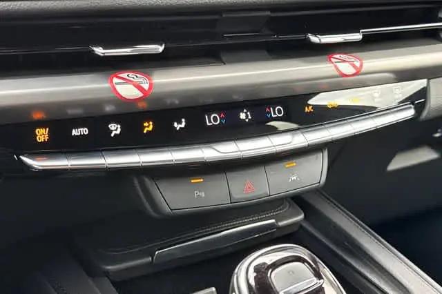 2024 Cadillac XT4 AWD Premium Luxury