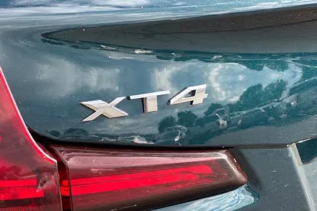 2024 Cadillac XT4 AWD Premium Luxury