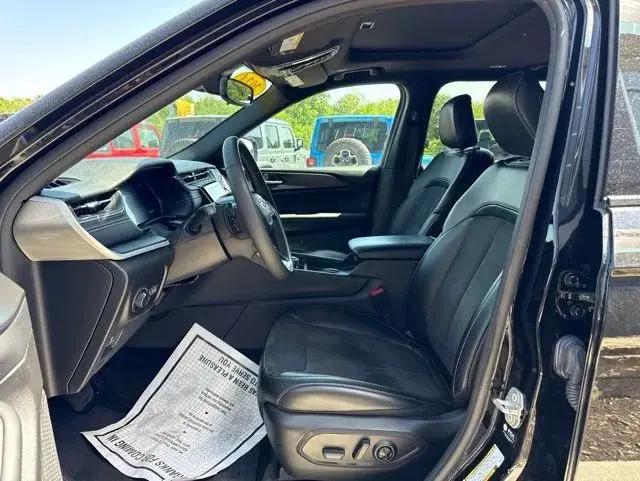 2024 Jeep Grand Cherokee L Altitude X 4x4