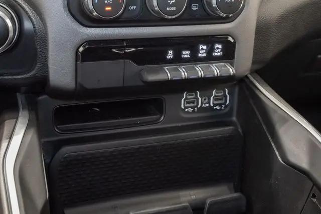 2022 Ram 1500 Big Horn Crew Cab 4x4 5'7" Box