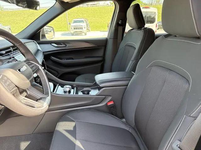 2026 Jeep Grand Cherokee L Altitude 4x4