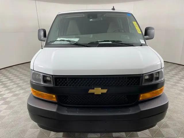 2026 Chevrolet Express Cargo Van 2500 Regular Wheelbase, WT, RWD