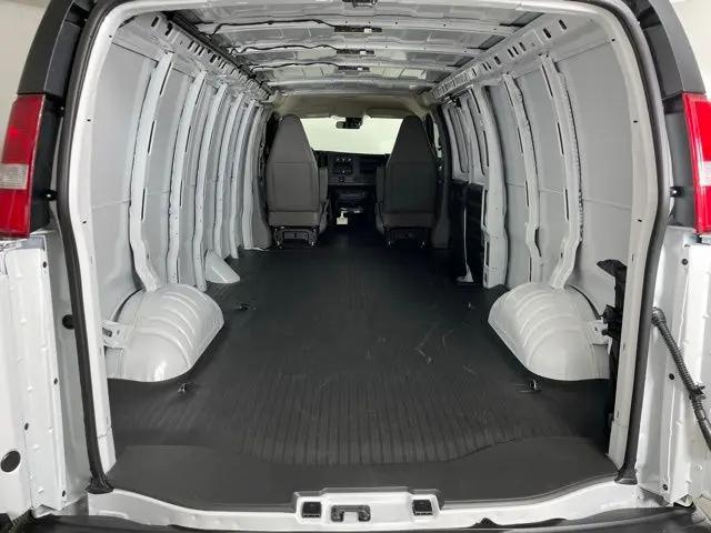 2026 Chevrolet Express Cargo Van 2500 Regular Wheelbase, WT, RWD