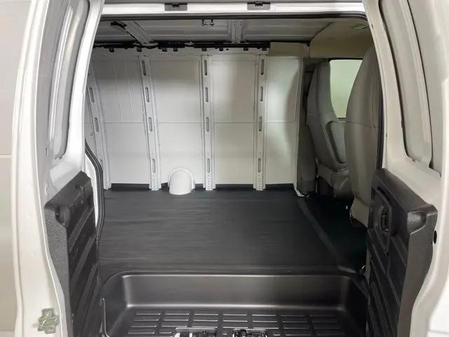 2026 Chevrolet Express Cargo Van 2500 Regular Wheelbase, WT, RWD