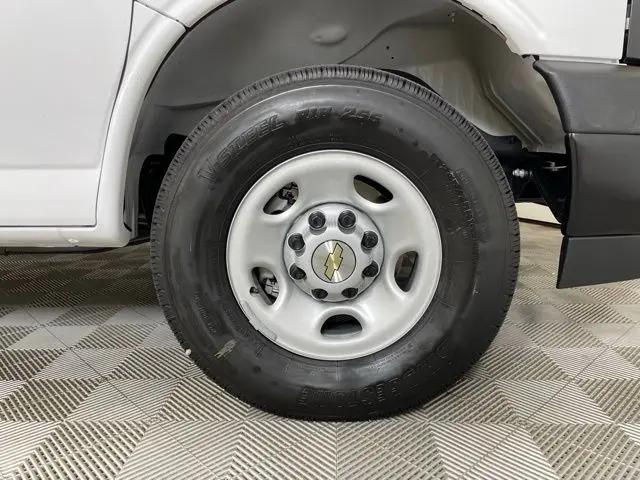 2026 Chevrolet Express Cargo Van 2500 Regular Wheelbase, WT, RWD