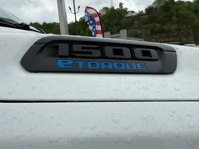 2026 Ram 1500 Warlock Crew Cab 4x4 5'7" Box