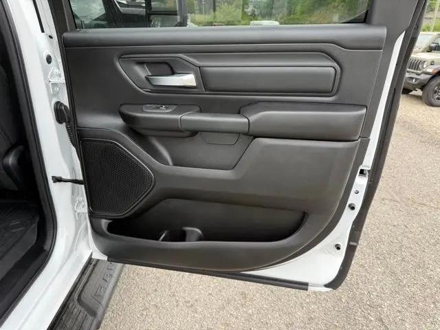 2026 Ram 1500 Warlock Crew Cab 4x4 5'7" Box