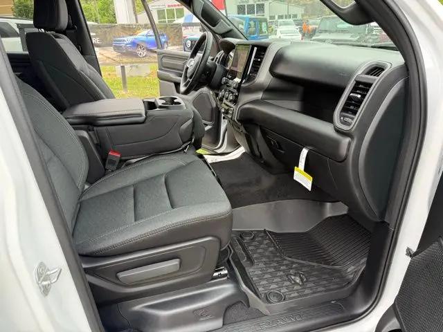 2026 Ram 1500 Warlock Crew Cab 4x4 5'7" Box
