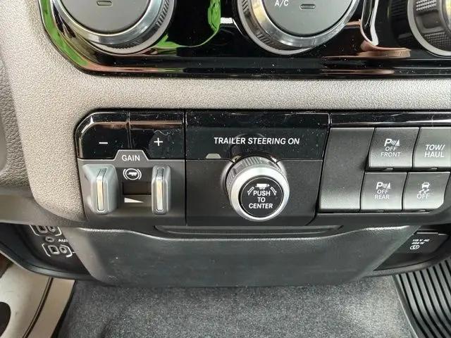 2026 Ram 1500 Warlock Crew Cab 4x4 5'7" Box