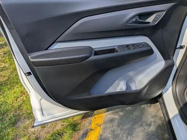2027 Chevrolet Bolt LT FWD