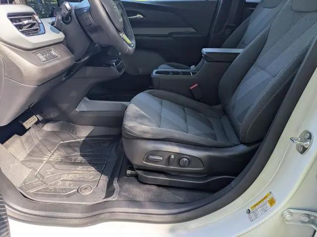 2027 Chevrolet Bolt LT FWD